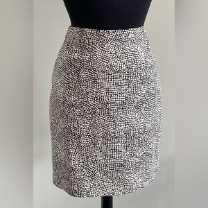 Banana Republic Women’s White/Black Pencil Skirt Size 10P